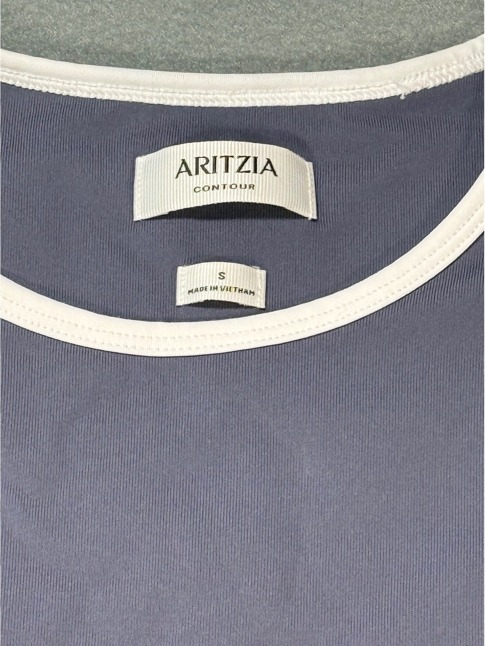 Aritzia Contour Ringer Tee Size Small - Picture 2 of 6
